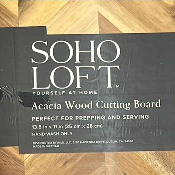 NWT SOHO LOFT ACACIA WOOD CHEVRON PATTERN CUTTING BOARD Multigrain wood cutting - Picture 2 of 4